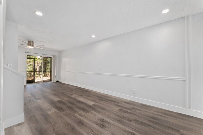 Foto del edificio - Pickwick Park #1001