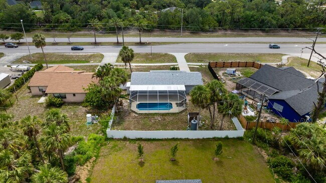 Building Photo - Heated Pool. Premium Upgrades. Fully Renov...
