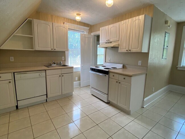 Foto del edificio - Cute studio for rent in the historic River...