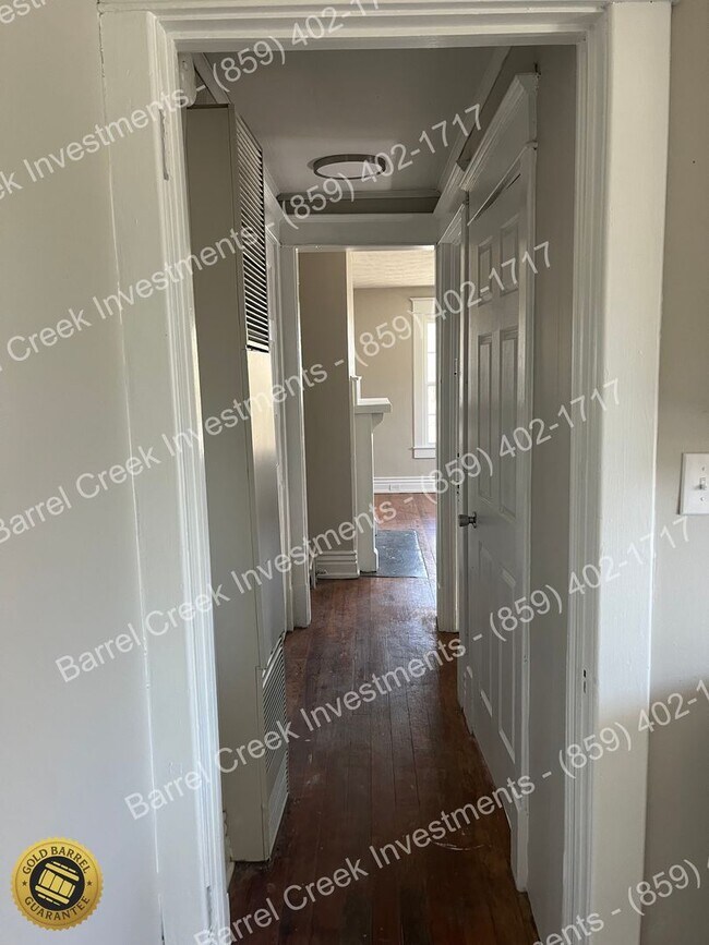 Foto del edificio - 224 E Poplar St