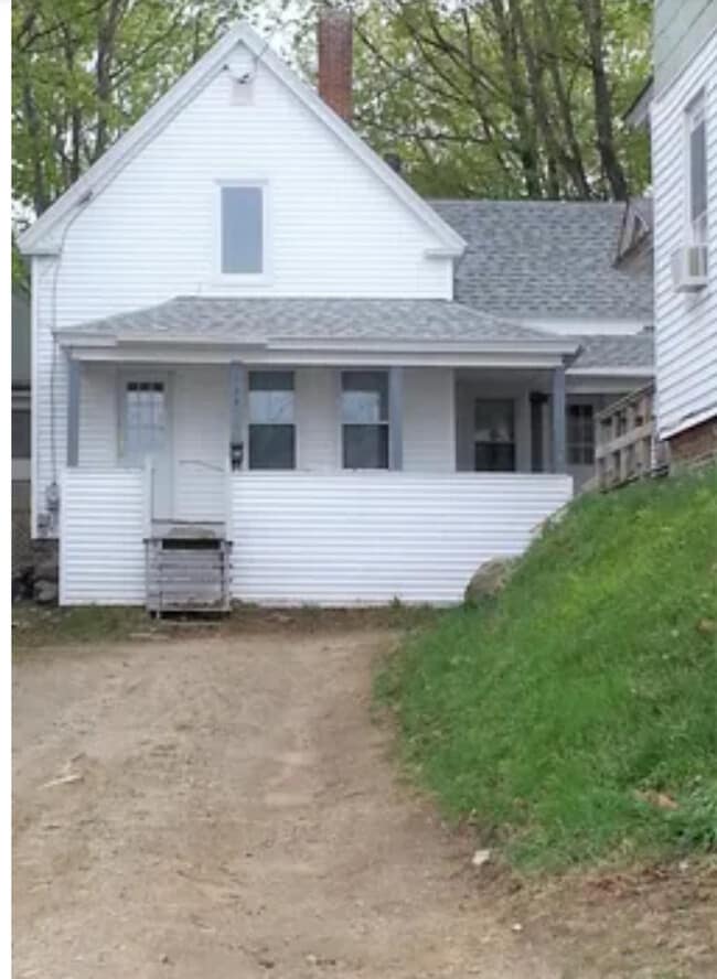 Building Photo - 133 Penobscot St