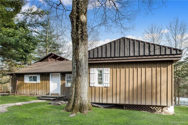 Foto del edificio - 288 Pine Hill Rd