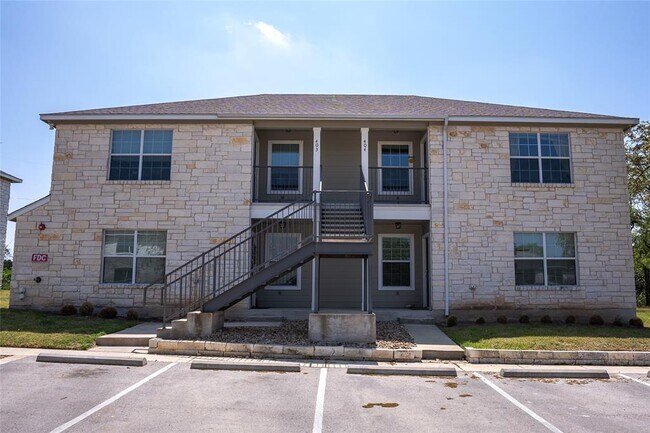 Building Photo - 304 Stubblefield Ln