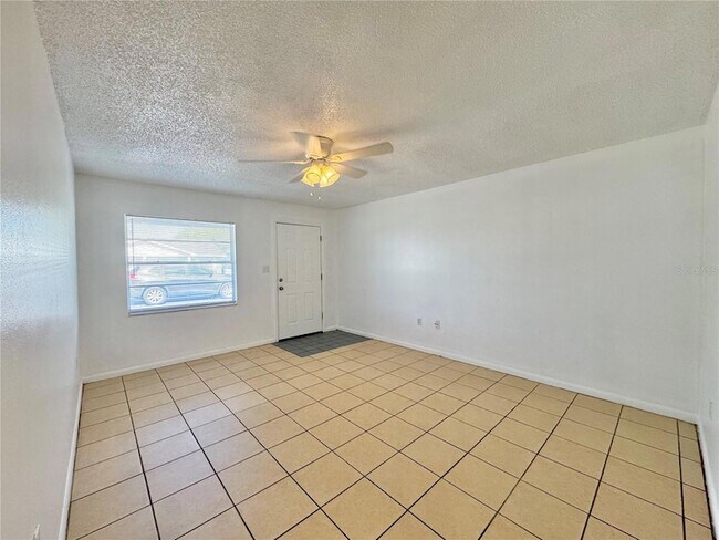 Foto del edificio - 2575 Elm Ave