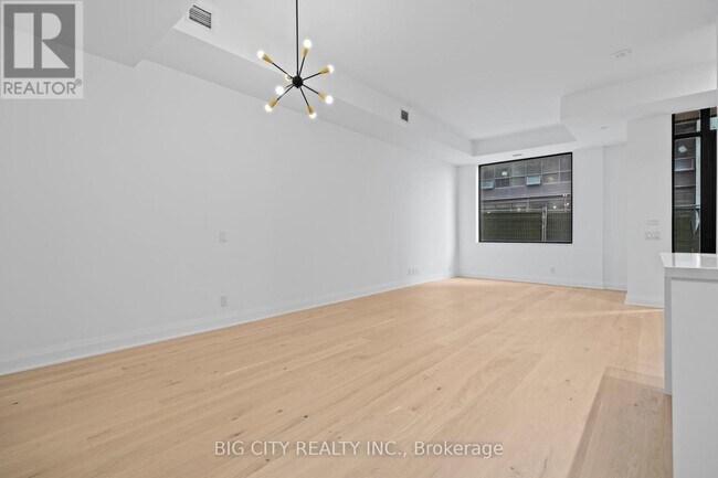 Photo du bâtiment - 33 Frederick Todd Wy