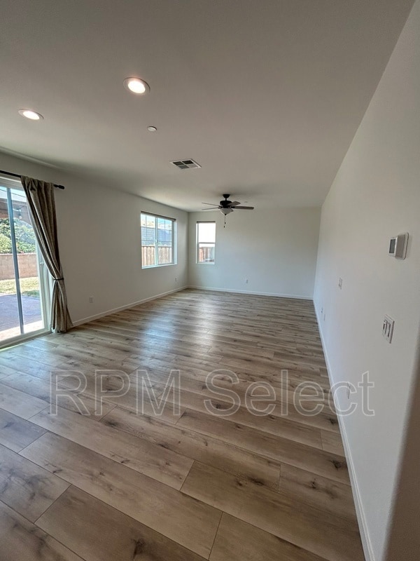 Building Photo - 1356 Jamboree Dr