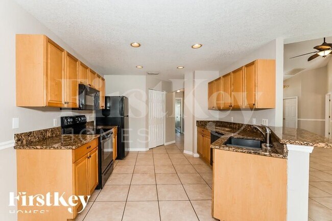 Building Photo - 5065 Hansard Ave