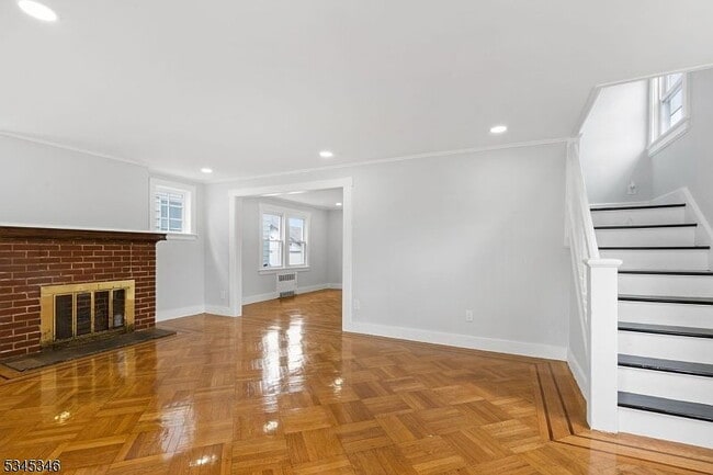 Foto del edificio - 49 Oakwood Ave