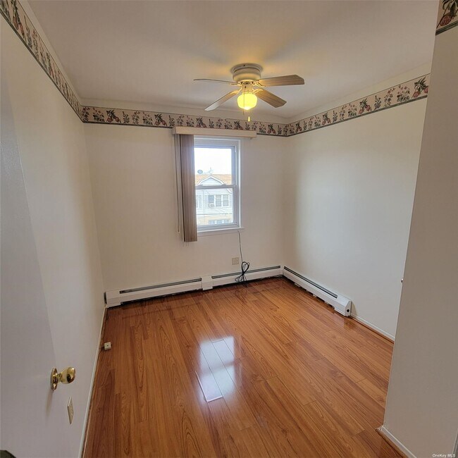 Foto del edificio - 94-48 Alstyne Ave