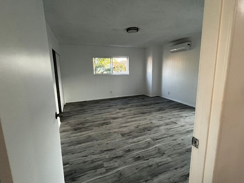 Foto principal - 12829 Doty Ave