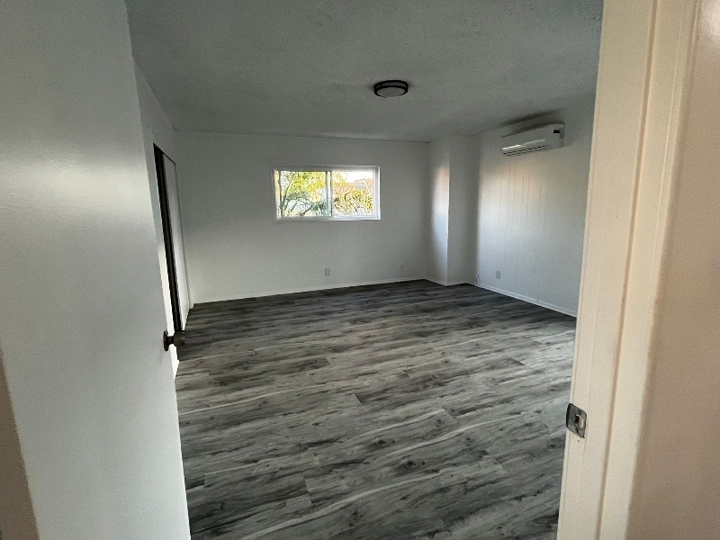 Photo - 12829 Doty Ave