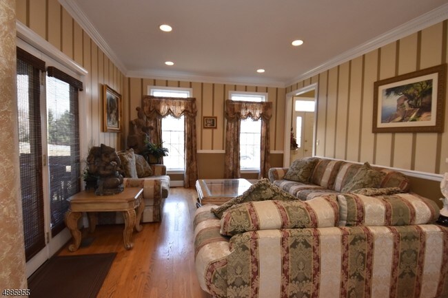 Building Photo - 30 Milestone Dr