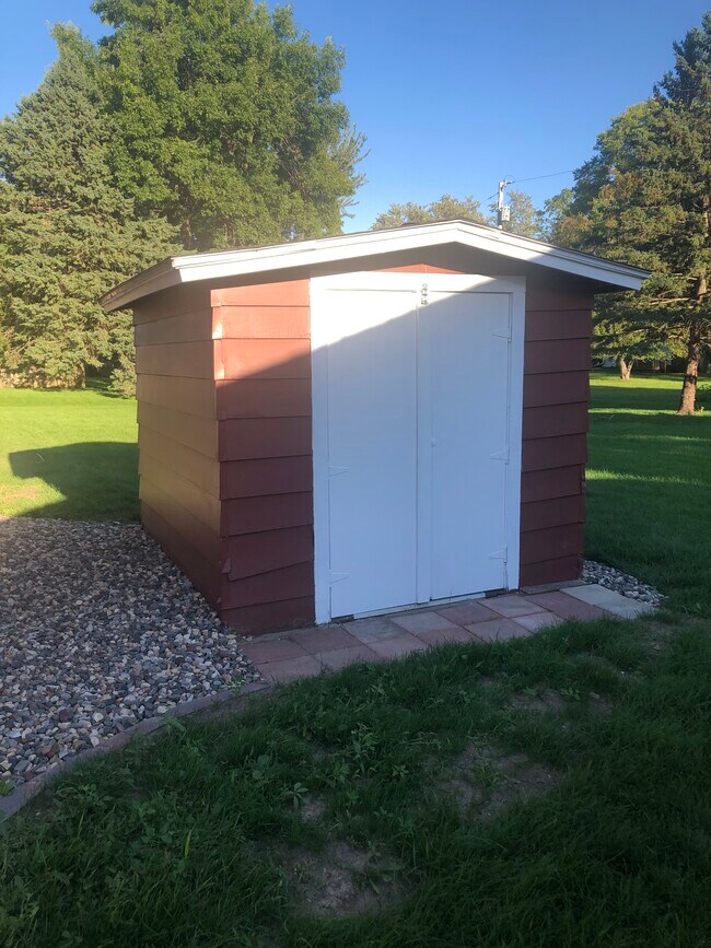 SHED - 125 15th St NE