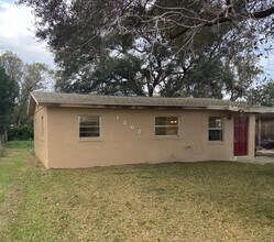 Building Photo - 1207 Crestwood Dr