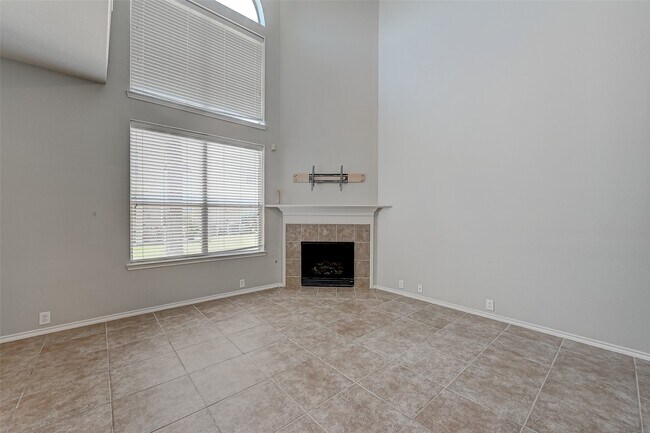 Foto del edificio - 13600 Breton Ridge St