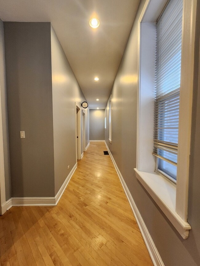 Foto del edificio - 929 W 18th Pl