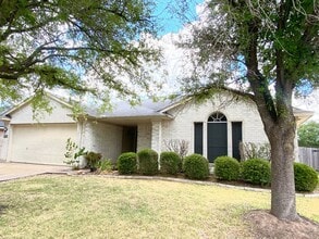 Building Photo - 17320 Bishopsgate Dr