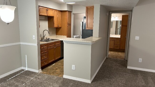 Building Photo - 10200 Belle Rive Blvd