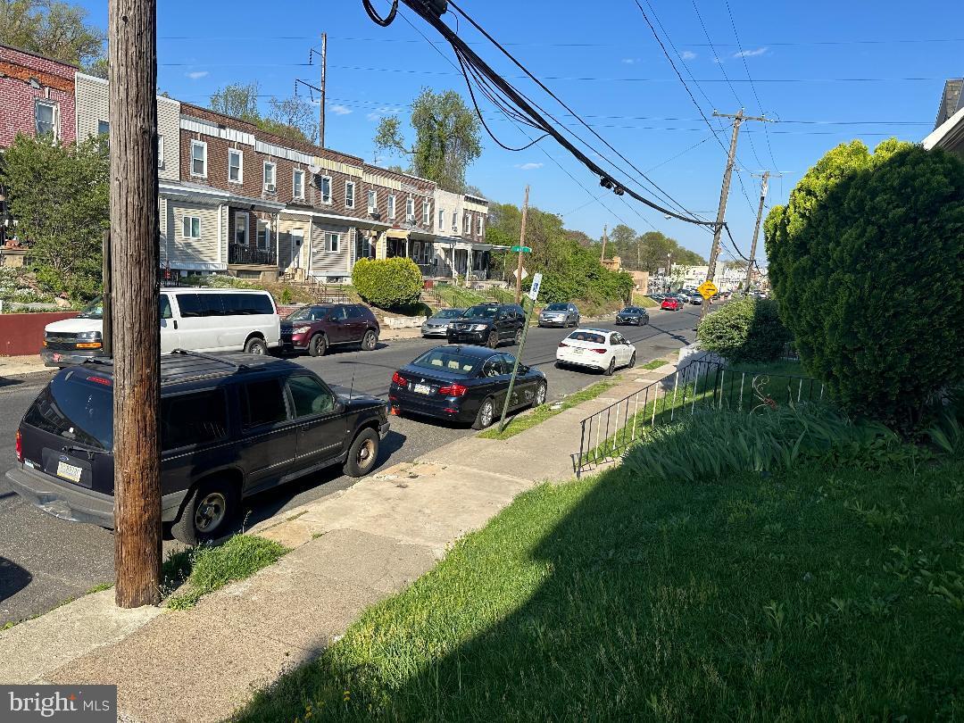 Primary Photo - 728 W Fisher Ave