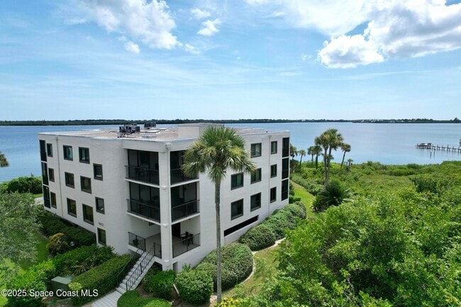 Building Photo - 9612 Riverside Dr