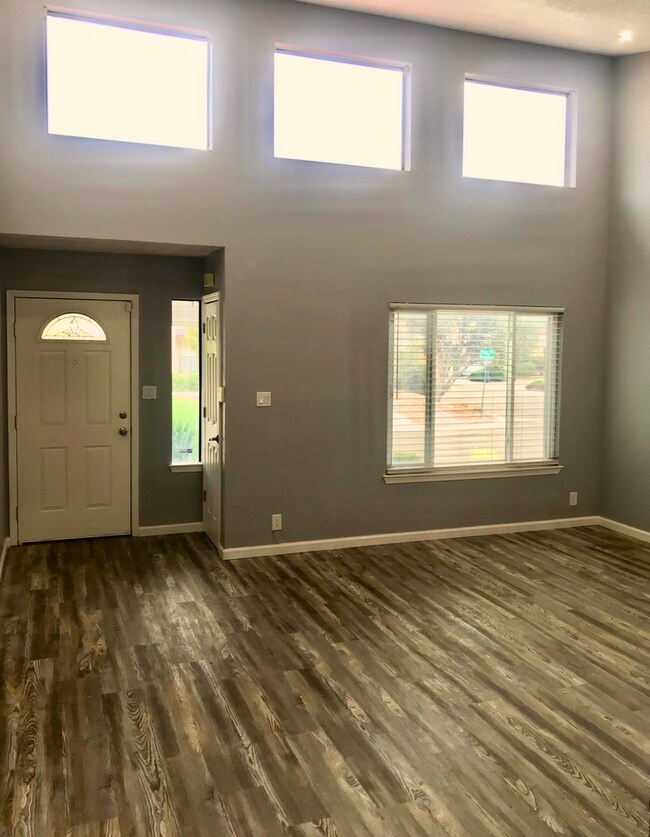 Building Photo - Complete Remodel In Highly Desirable NE He...