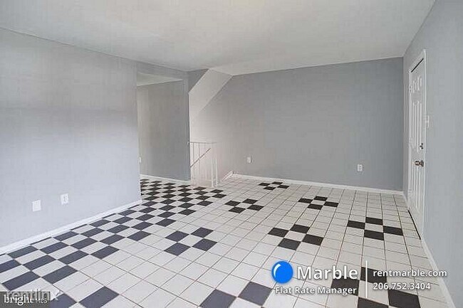 Foto del edificio - 4 br, 2 bath Townhome - 14462 Filarete St