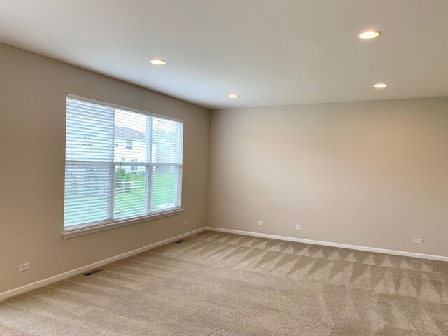 Building Photo - 5774 Oak Ridge Way