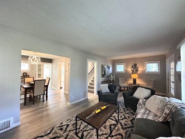 Building Photo - 3288 Kildare Rd