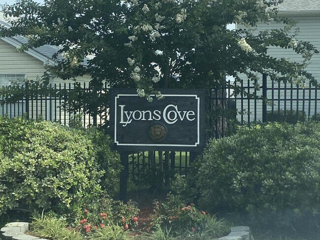 Foto del edificio - 130 Whitehaven Ct