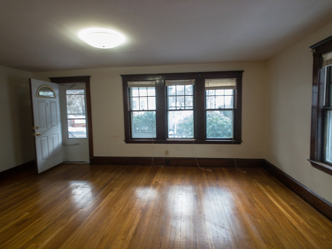 Primary Photo - 15 Webster St