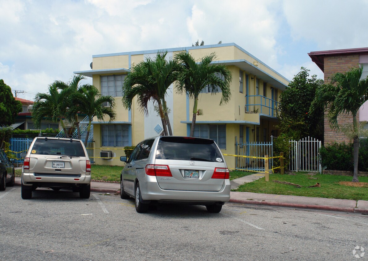 Foto del edificio - 7420 Carlyle Ave