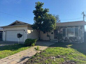 Building Photo - 160 Patricia Ave