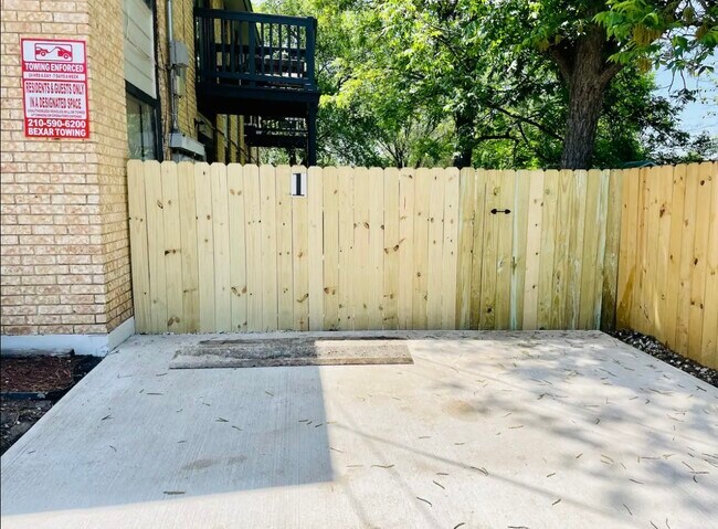 Photo - 336 Victor St Apartments