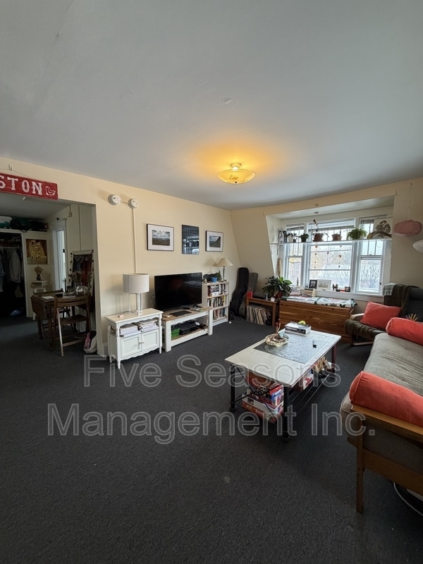 Building Photo - 10 Lafayette Pl