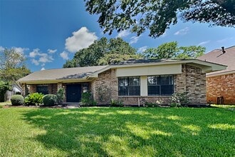 Building Photo - 2811 Pineleaf Dr