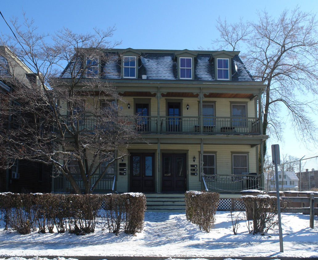 Building Photo - 688-690 Atlantic St