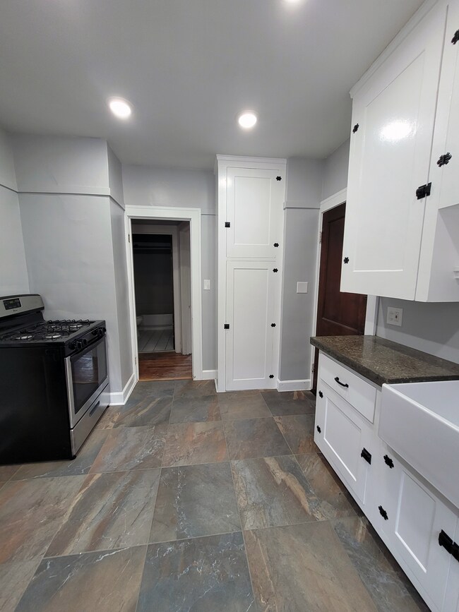 Kitchen - 3425 W 130th St