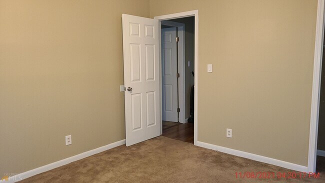 Building Photo - 127 E Mimosa Dr