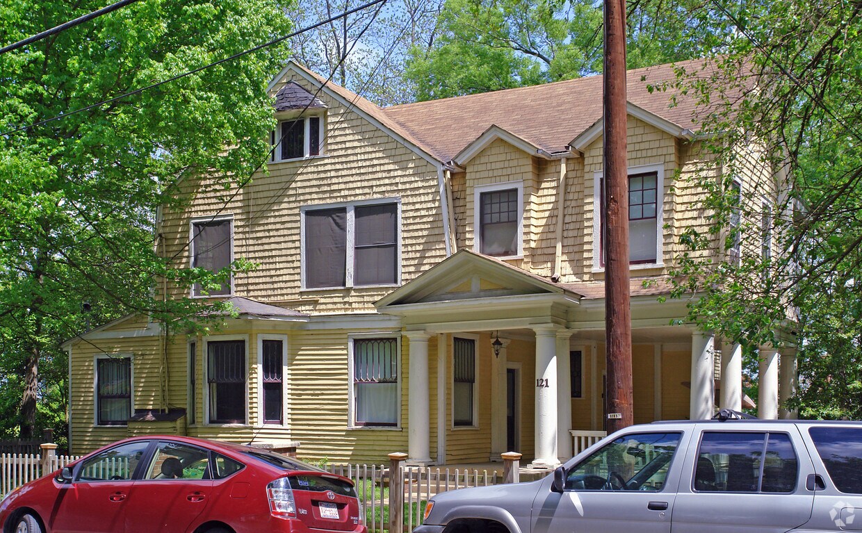 Primary Photo - 121 S Boylan Ave