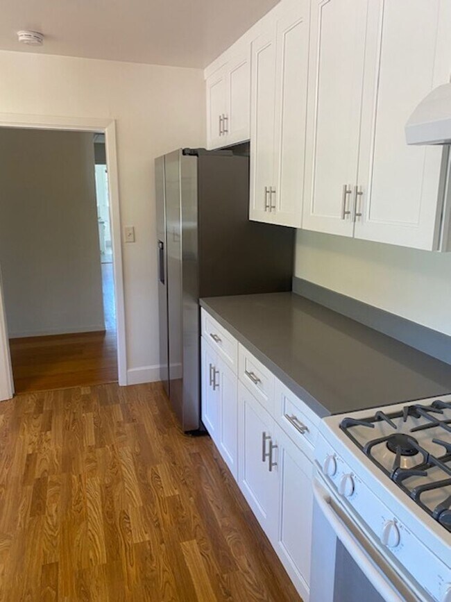 Foto del edificio - Lovely and spacious 3BR 2BA home with additional Family Room