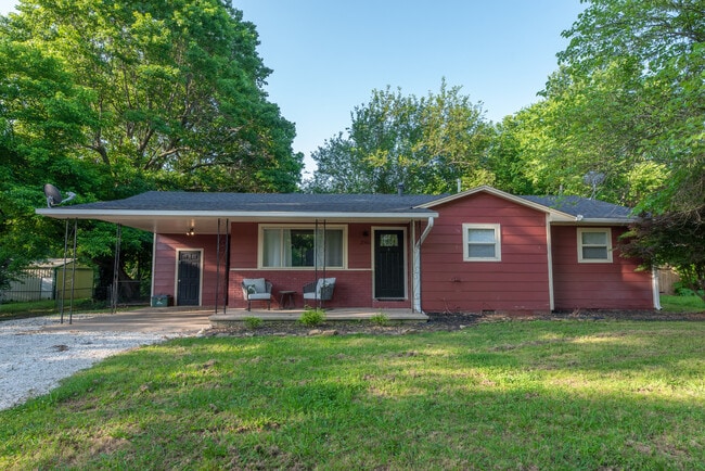 Building Photo - 2501 W Valley Dr