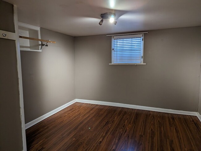 Building Photo - TT (Silverwolf)