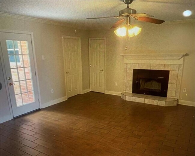 Foto del edificio - 319 Desoto Dr