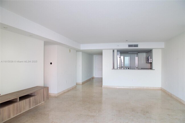 Building Photo - 2101 Brickell Ave