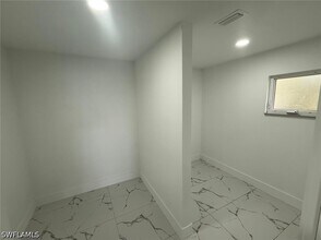 Building Photo - 111 E North Shore Ave