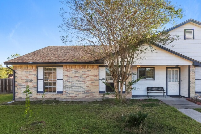 Building Photo - 3819 Old Post Rd