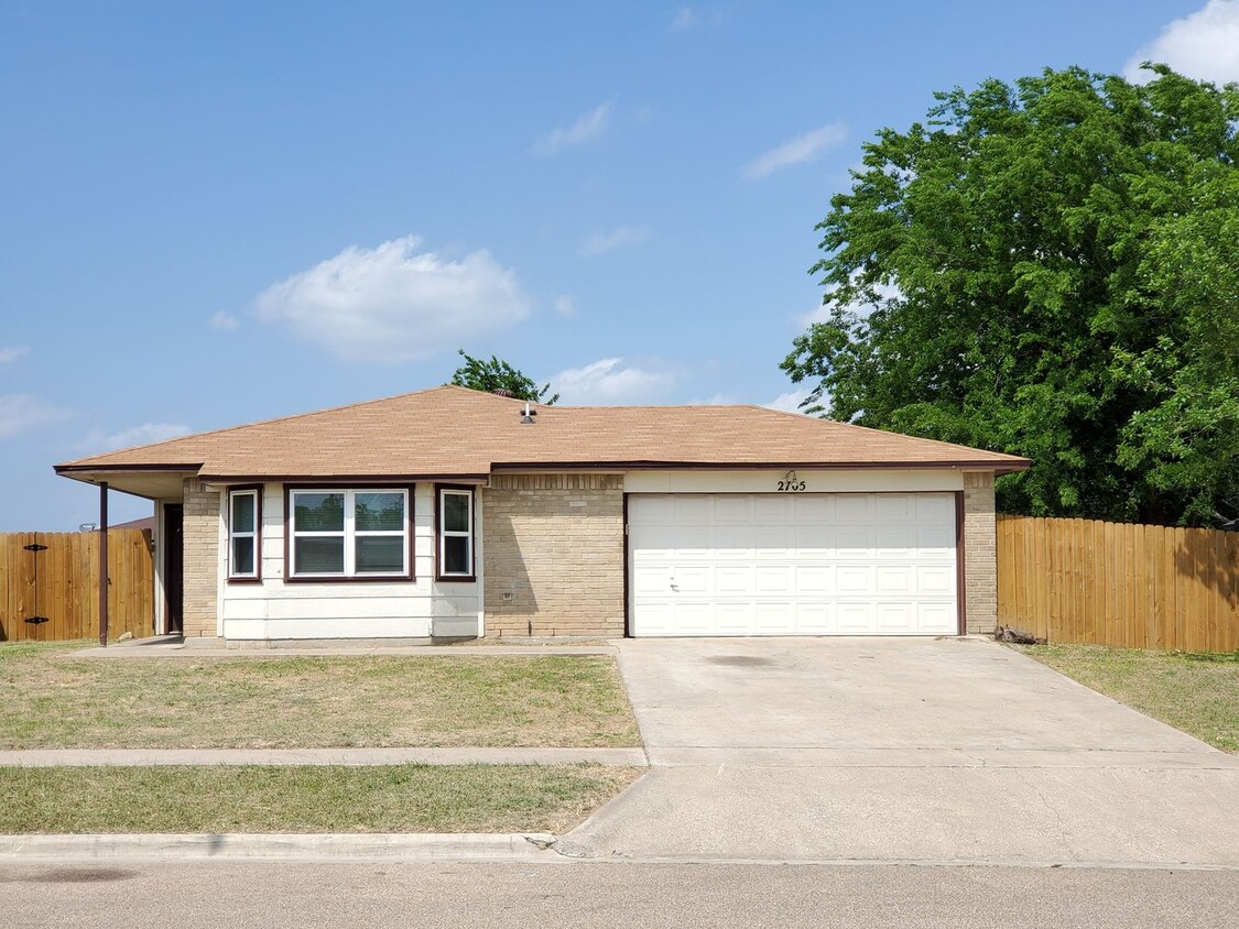 Primary Photo - 2705 Casey Dr