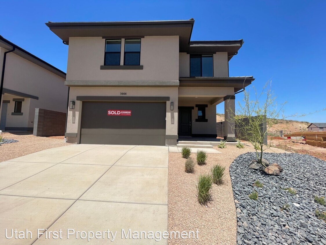 Primary Photo - 4 br, 2.5 bath House - 1444 S Ripple Rock ...