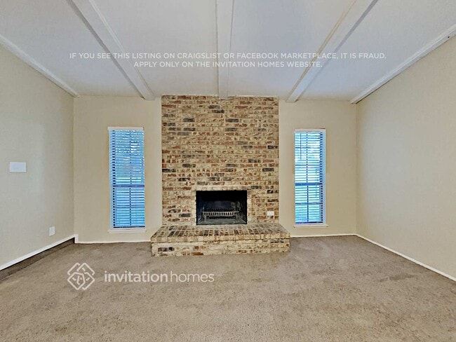 Building Photo - 6101 Greenlawn St
