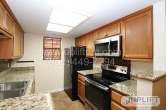 Building Photo - 12027 Alta Carmel Ct